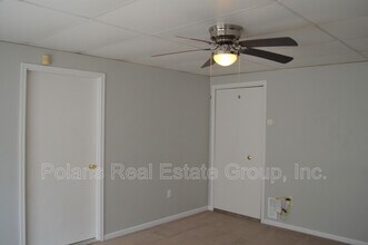 6057 Rosslyn Ave in Indianapolis, IN - Building Photo - Building Photo