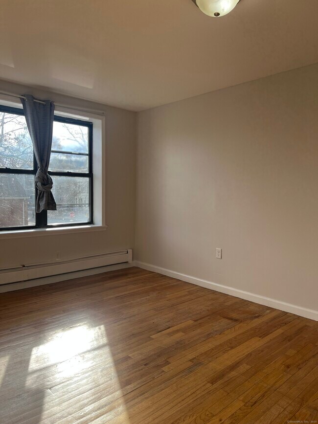 58 Magnolia St-Unit -B2 in Hartford, CT - Building Photo - Building Photo