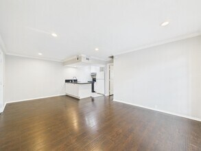 5353 Richmond Ave. in Houston, TX - Building Photo - Building Photo