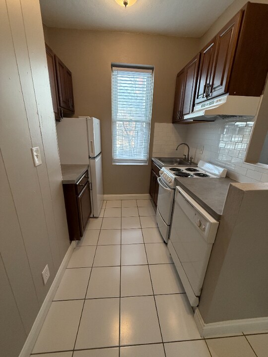 1862 Beacon St, Unit 3-06 in Brookline, MA - Foto de edificio