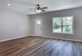 12 New St in Newnan, GA - Building Photo - Building Photo