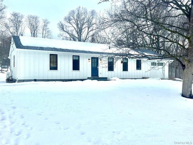 49 Hackensack Heights Rd in Wappingers Falls, NY - Building Photo - Building Photo