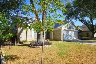 713 Meadow Top in Converse, TX - Building Photo - Building Photo