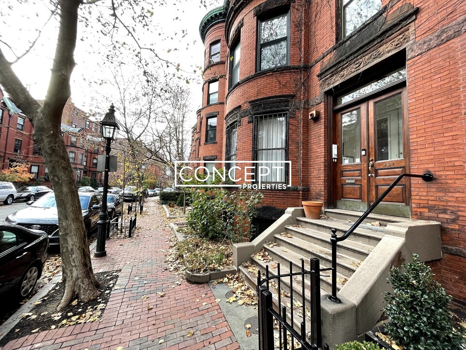 429 Marlborough St, Unit 1 in Boston, MA - Building Photo