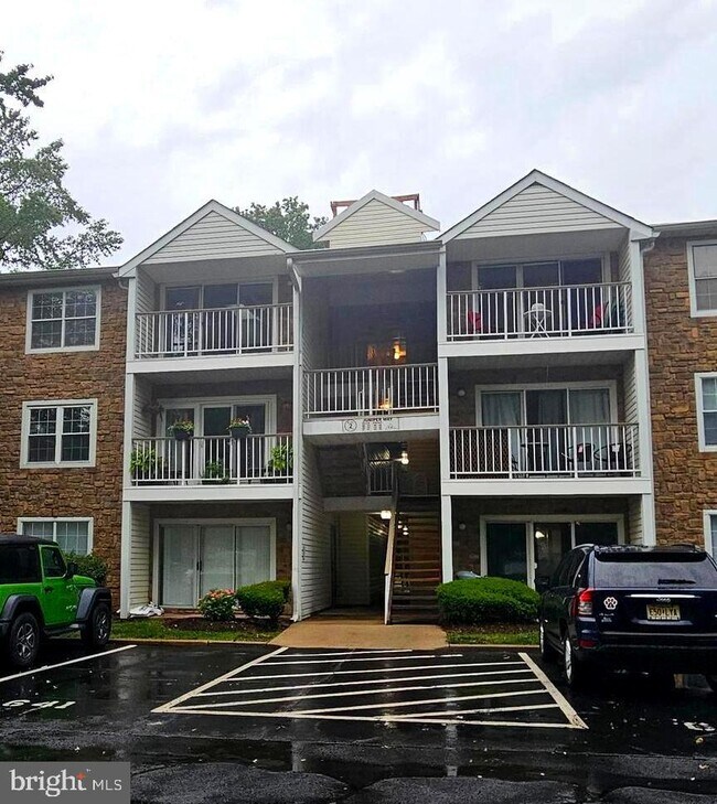 48 Juniper Way in Hamilton, NJ - Foto de edificio - Building Photo