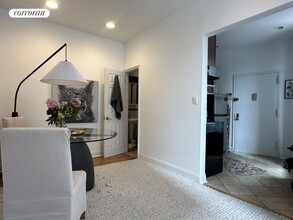 159 Christopher St in New York, NY - Building Photo - Building Photo