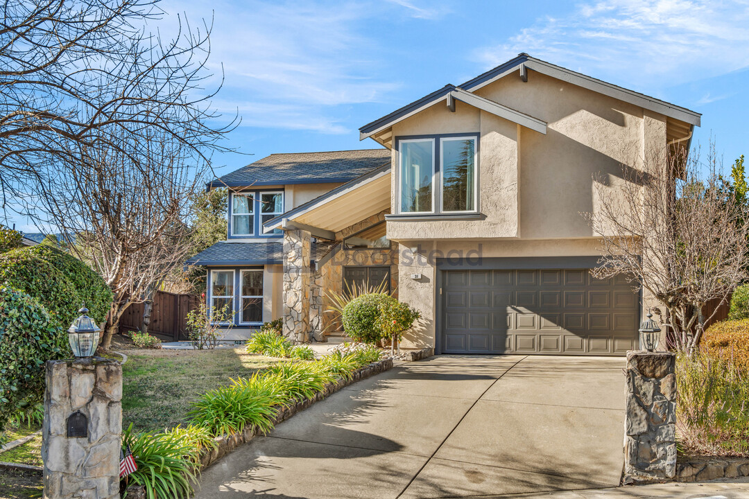 31 Shetland Ln in Pleasant Hill, CA - Building Photo