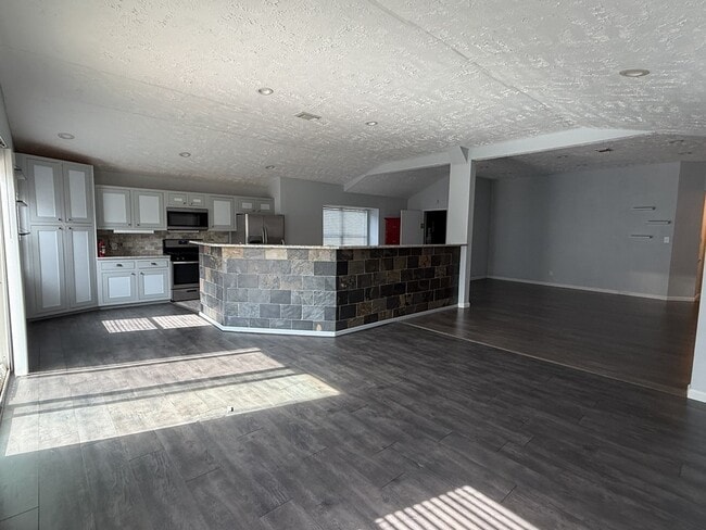 property at 306 Flora Vista Dr