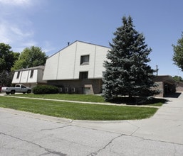 3619 N 60th St in Lincoln, NE - Foto de edificio - Building Photo