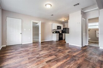 5475 70th Ln N in St. Petersburg, FL - Building Photo - Building Photo