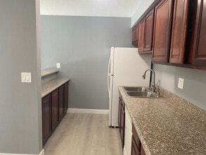 5141 River Glen Dr, Unit 156 in Las Vegas, NV - Building Photo - Building Photo