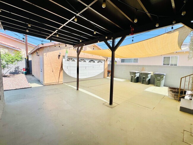 17922 Thornlake Ave in Artesia, CA - Building Photo - Building Photo