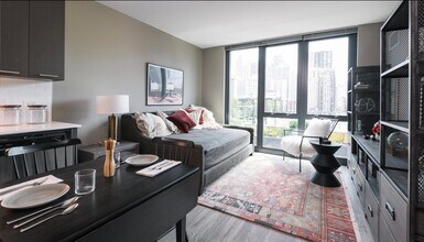 155 W Erie St in Chicago, IL - Foto de edificio - Building Photo