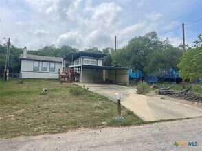 1026 Rambling Dr in Canyon Lake, TX - Building Photo - Building Photo