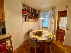 17 Perry St, Unit 2 in Brookline, MA - Building Photo - Building Photo