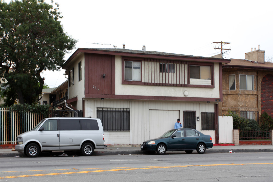 2110-2114 E 7th St in Long Beach, CA - Building Photo