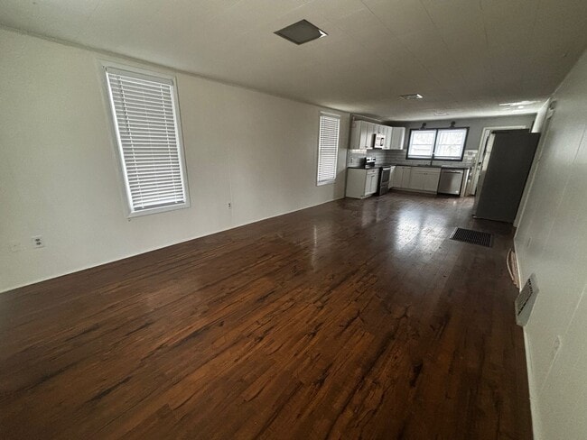 1104 Pierre St in Manhattan, KS - Building Photo - Building Photo