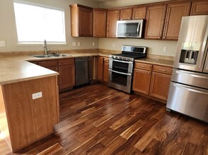 2213 Shady Aspen Dr in Colorado Springs, CO - Building Photo - Building Photo