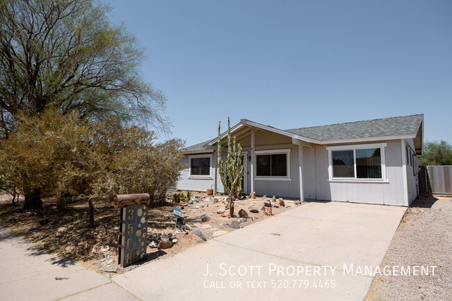property at 3508 E Gelding Dr