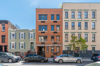 194 Meserole St in Brooklyn, NY - Building Photo - Building Photo