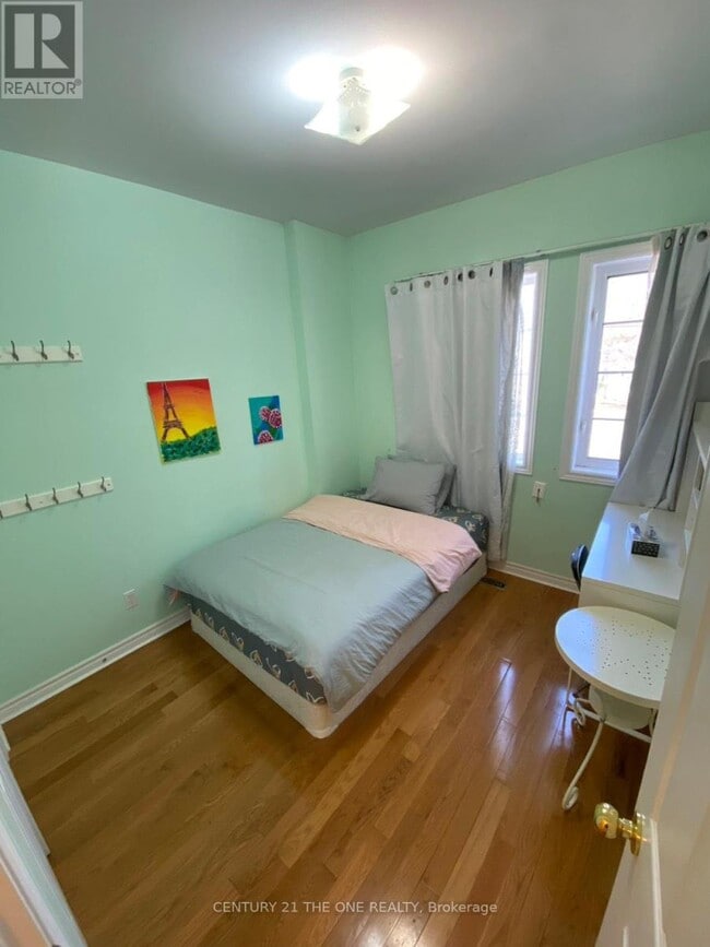 123 Steeles Ave E in Toronto, ON - Building Photo - Building Photo