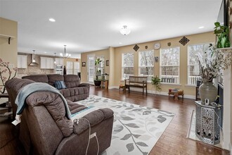 303 Gateview Dr in Wentzville, MO - Building Photo - Building Photo