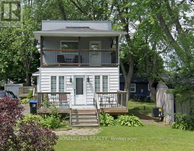 property at 687 Innisfil Beach Rd