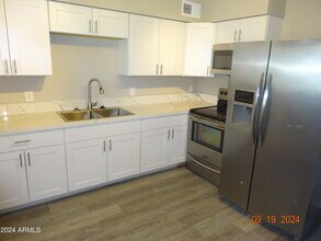 341 E Vogel Ave in Phoenix, AZ - Building Photo - Building Photo