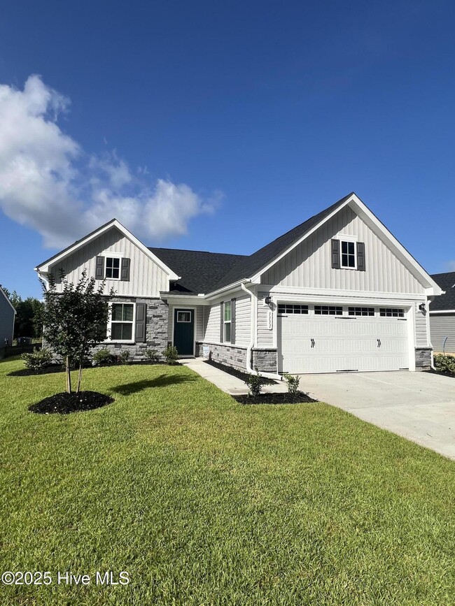 property at 1111 Middle Crst Dr NE