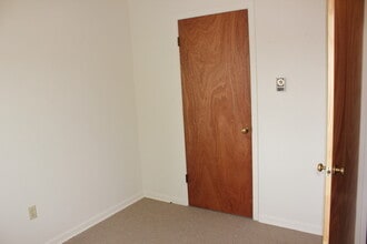 100 E Riverside Dr in Bridgewater, VA - Building Photo - Building Photo