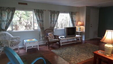 2226 Lougheed Hwy in Agassiz, BC - Building Photo - Building Photo