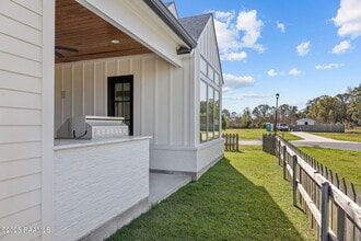 110 Shadow Bnd Dr in Broussard, LA - Building Photo - Building Photo