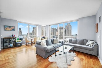 33 W Ontario St in Chicago, IL - Building Photo - Building Photo