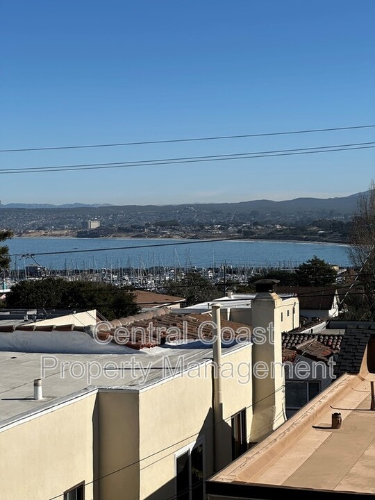 254 Larkin St in Monterey, CA - Building Photo