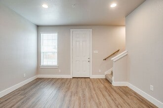 405 Hampton Pl in Burleson, TX - Foto de edificio - Building Photo