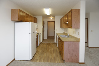 Hawken Ridge Apartments in Bismarck, ND - Building Photo - Interior Photo