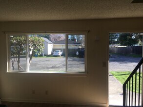 3970 Cedar St in Eureka, CA - Building Photo - Building Photo