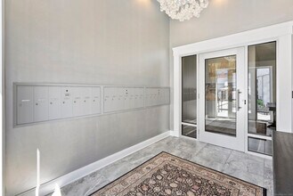 11 S Main St in West Hartford, CT - Building Photo - Building Photo