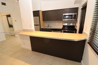6835 Rue Versailles Dr in Miami Beach, FL - Building Photo - Building Photo