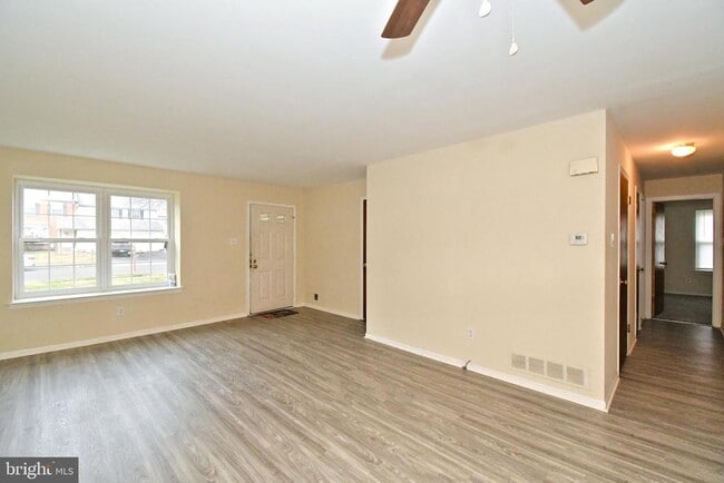 property at 592 Wrensong Rd