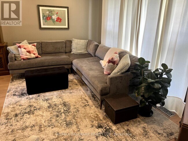 448 Loretta Crescent in Whitchurch-Stouffville, ON - Building Photo - Building Photo