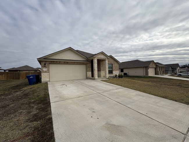 2009 Bee Creek Loop in Copperas Cove, TX - Building Photo - Building Photo