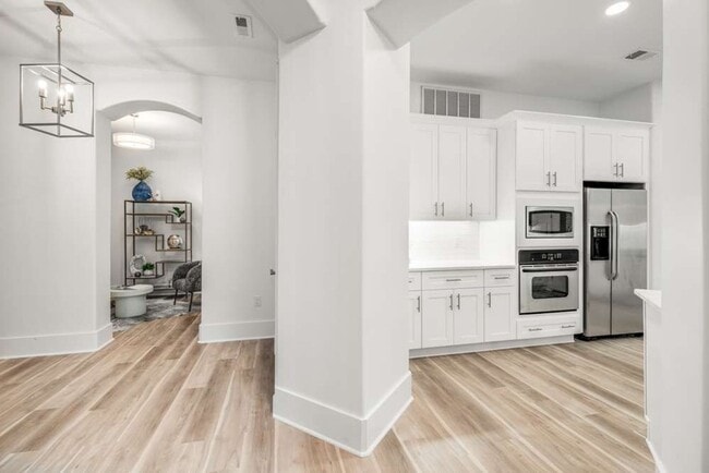 2600 Hillsboro Pike in Nashville, TN - Foto de edificio - Building Photo