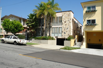 630 E Orange Grove Ave in Burbank, CA - Building Photo - Building Photo