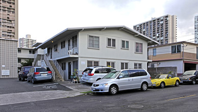 1558 Kewalo St in Honolulu, HI - Building Photo - Building Photo