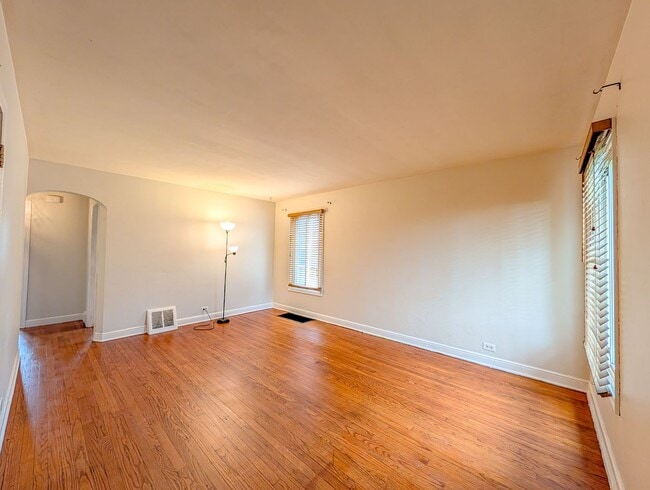 631 Balmoral Ave in Westchester, IL - Building Photo - Building Photo