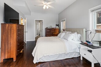 811 W Superior St in Chicago, IL - Building Photo - Building Photo