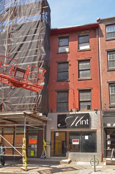 50 S 2nd St in Philadelphia, PA - Building Photo
