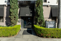 Cherokee Apts... Spacious Apartments in th... in Los Angeles, CA - Building Photo - Building Photo