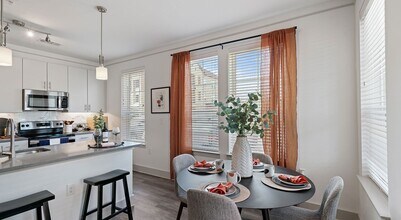 1700 Katy Fort Bend Rd in Katy, TX - Foto de edificio - Building Photo